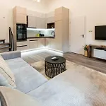 D52 Luxury