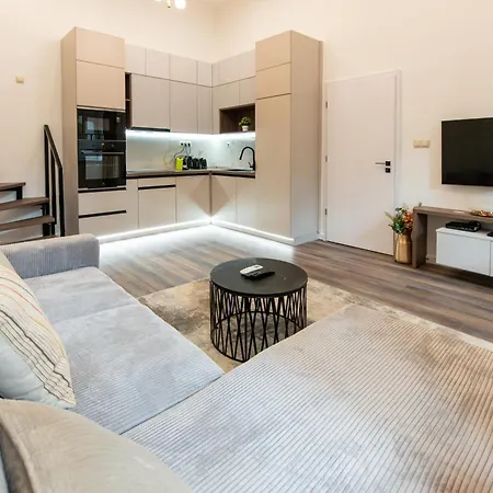 D52 Luxury
